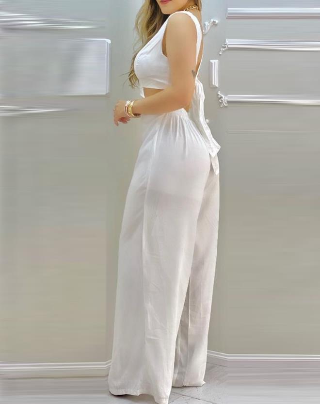 Women's Casual Cutout Jumpsuit. Backless Tied Detail Jumpsuit. V-Neck & Sleeveless.